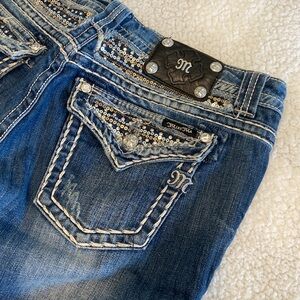 Miss Me Jeans  Mid Rise / Easy Boot / Cowgirl Theme Size 31 x 32”